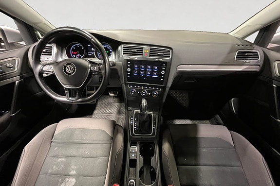 Volkswagen Golf Alltrack 11 of 19