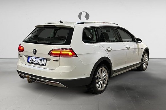 Volkswagen Golf Alltrack 7 of 19