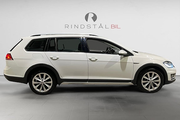 Volkswagen Golf Alltrack 8 of 19