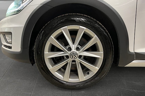 Volkswagen Golf Alltrack 18 of 19