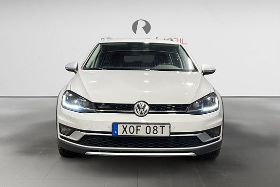 Volkswagen Golf Alltrack 10 of 19