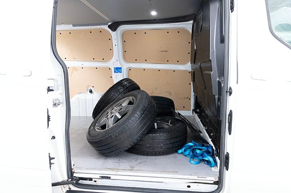 Ford Transit Custom 21 of 21