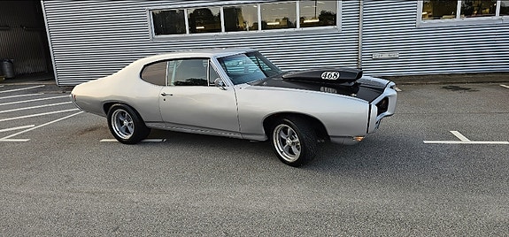 Pontiac LeMans 2 of 7