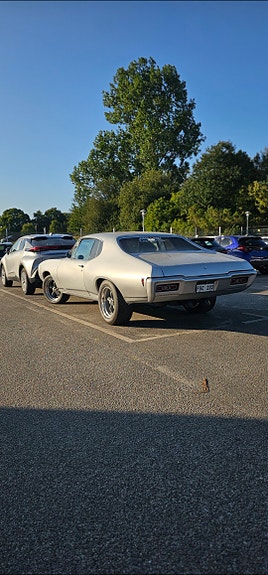 Pontiac LeMans 3 of 7