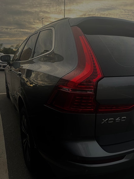 Volvo XC60 2 of 13