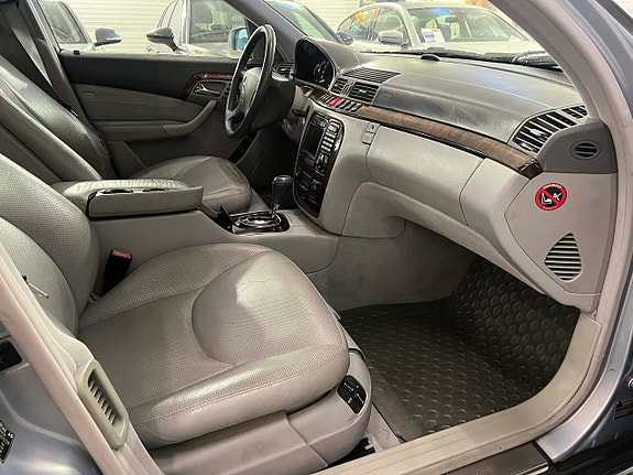 Mercedes-Benz SLC250 d 9 of 18