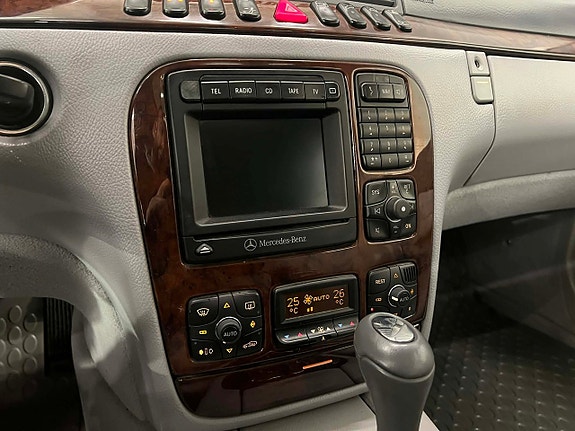 Mercedes-Benz SLC250 d 12 of 18