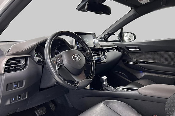 Toyota C-HR 12 of 21