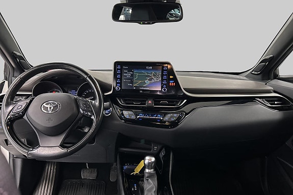 Toyota C-HR 13 of 21