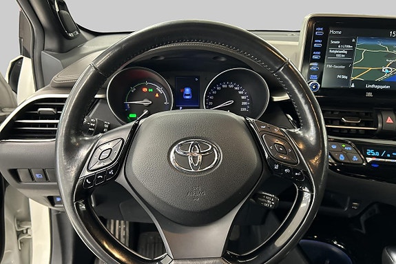 Toyota C-HR 19 of 21
