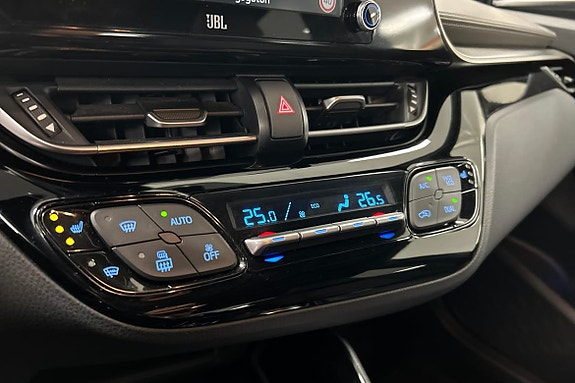 Toyota C-HR 15 of 21