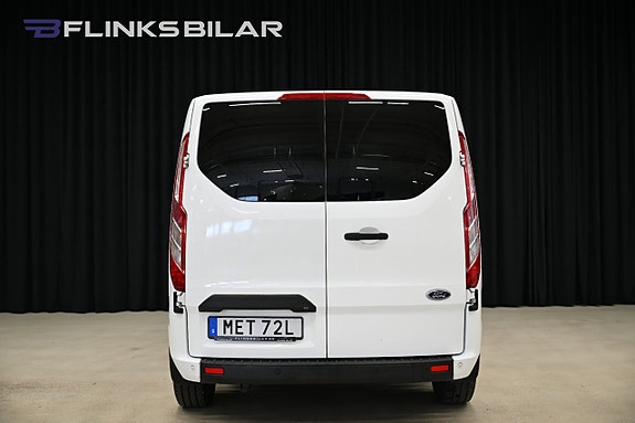 Ford Transit Custom 11 of 27