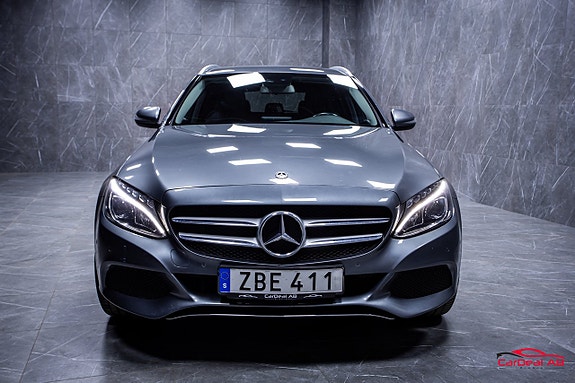 Mercedes-Benz C220 d 2 of 5