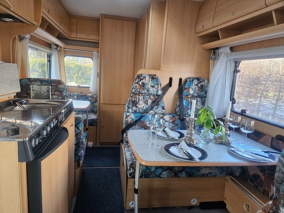 Fiat Ducato Hyr en rymlig husbil i sommar – 6 platser och B-körkort 4 of 11
