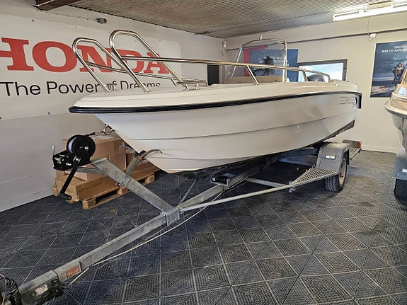 HR 465 med Yamaha F50 samt trailer -09