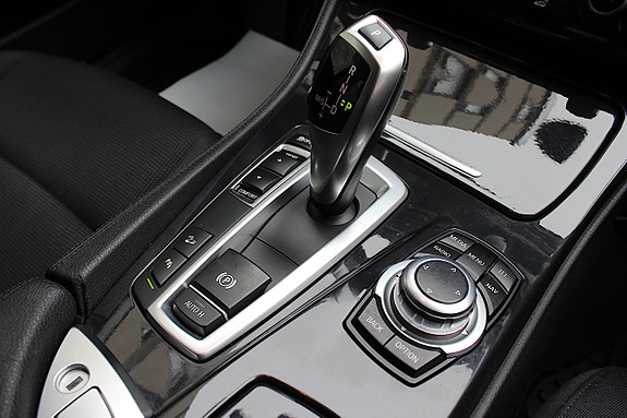 BMW 520d 4 of 5