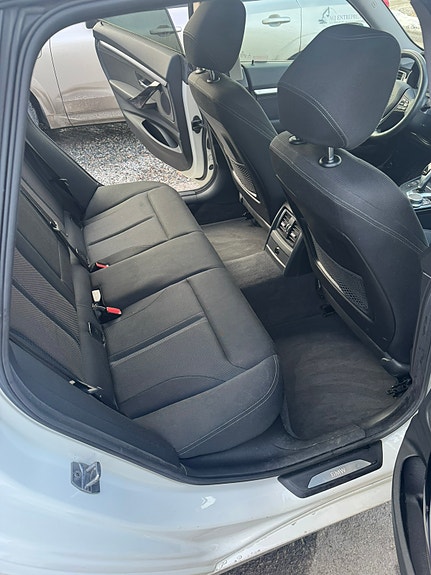 BMW 320d 5 of 5
