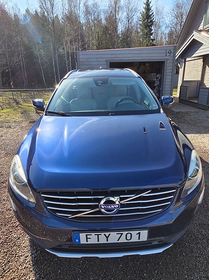 Volvo XC60 4 of 5