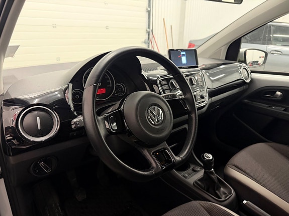 Volkswagen UP! 16 of 23