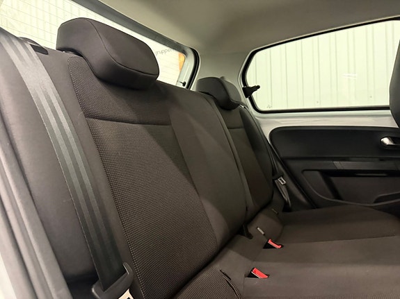 Volkswagen UP! 11 of 23