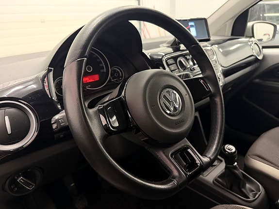 Volkswagen UP! 17 of 23