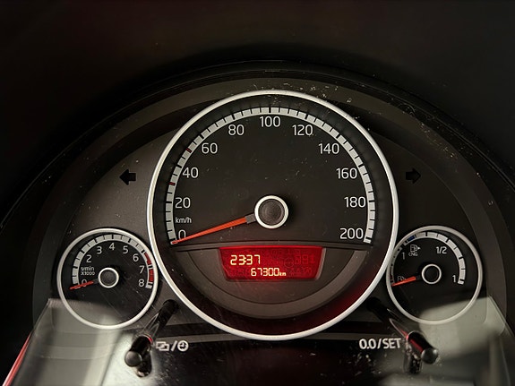 Volkswagen UP! 19 of 23