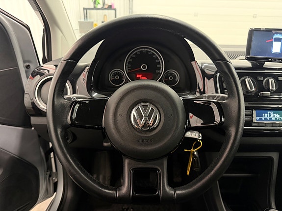 Volkswagen UP! 18 of 23
