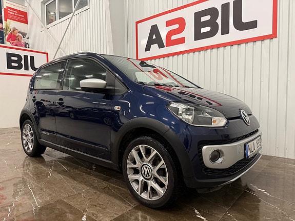 Volkswagen UP! 2 of 5