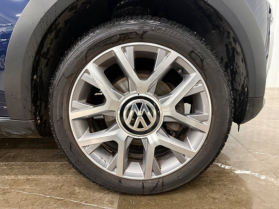 Volkswagen UP! 4 of 5