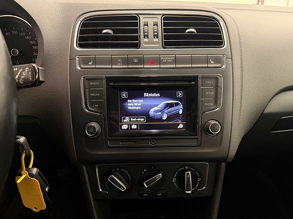 Volkswagen Polo 21 of 23