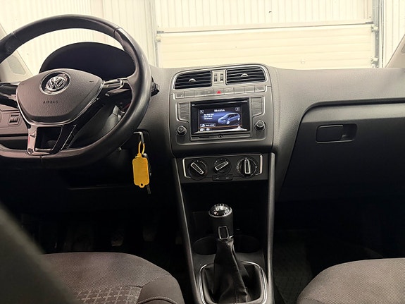 Volkswagen Polo 15 of 23