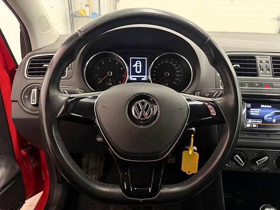 Volkswagen Polo 19 of 23