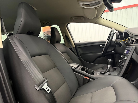 Volvo V70 8 of 23