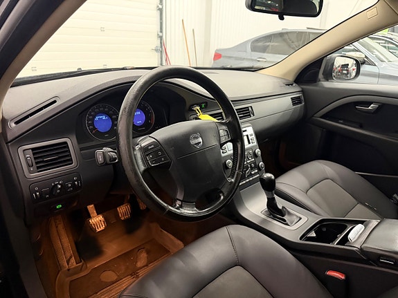 Volvo V70 17 of 23