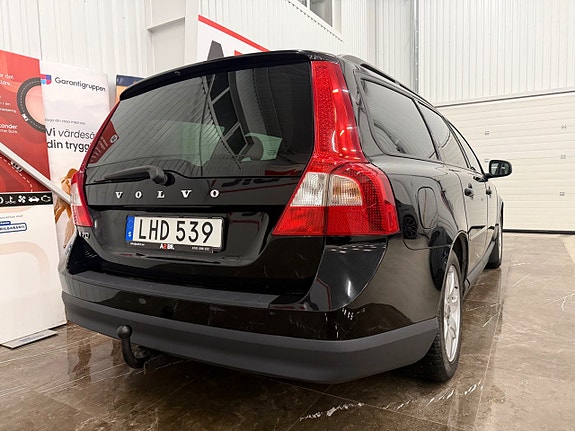 Volvo V70 6 of 23