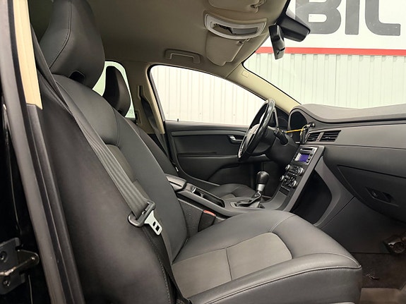 Volvo V70 9 of 23