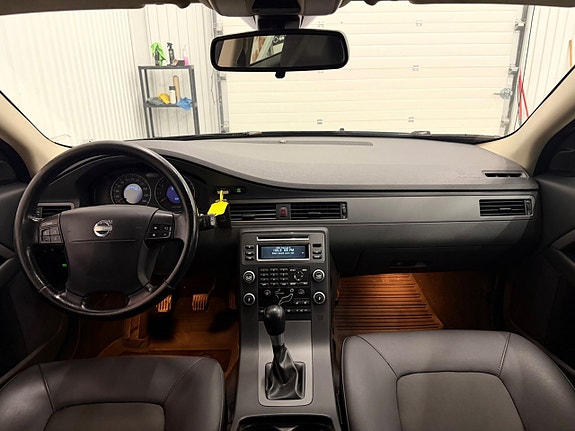 Volvo V70 14 of 23