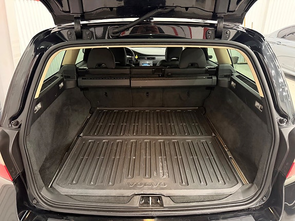Volvo V70 7 of 23