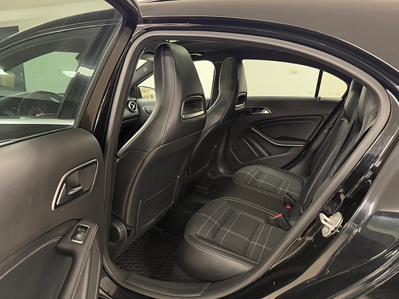 Mercedes-Benz A200 12 of 27