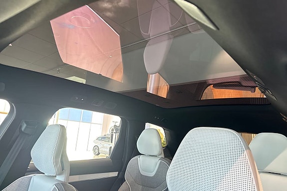 Volvo EX90 16 of 18