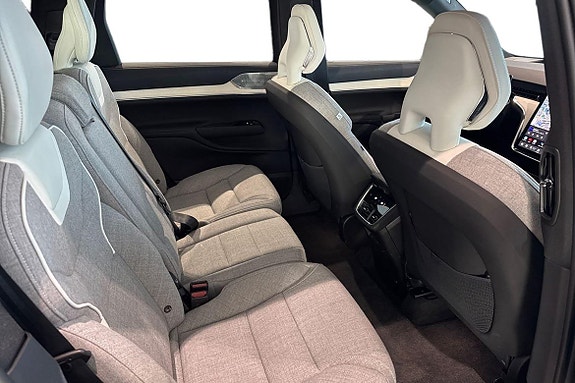Volvo EX90 7 of 18
