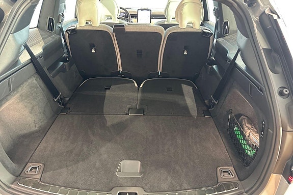 Volvo EX90 9 of 18