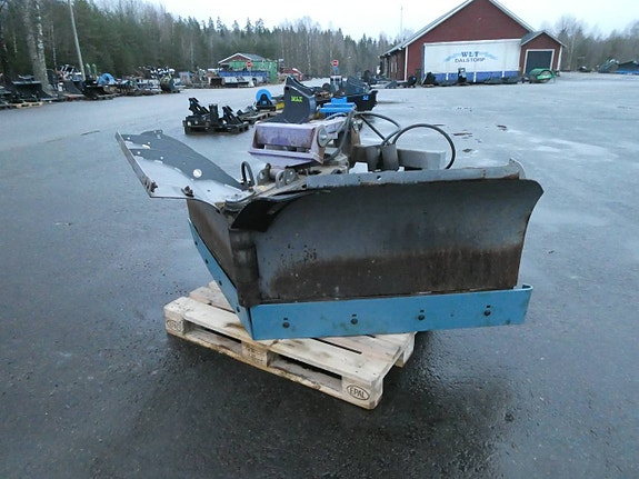 Beg Holms Vikplog PV2,4 med L30/ZL602 eller Valfritt fäste 4 of 5