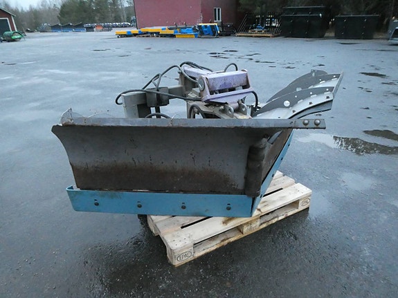 Beg Holms Vikplog PV2,4 med L30/ZL602 eller Valfritt fäste 5 of 5