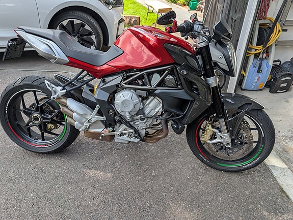 MV Agusta Brutale 800 2 of 3