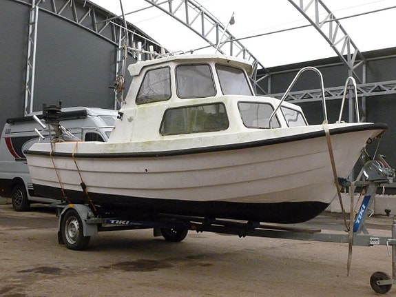 Silver Viking 18 Mercury F50 ELPT EFI 2015 2 of 6