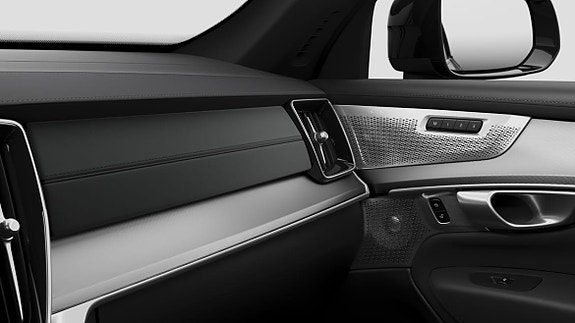 Volvo XC90 15 of 16