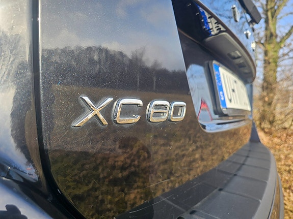 Volvo XC60 8 of 12