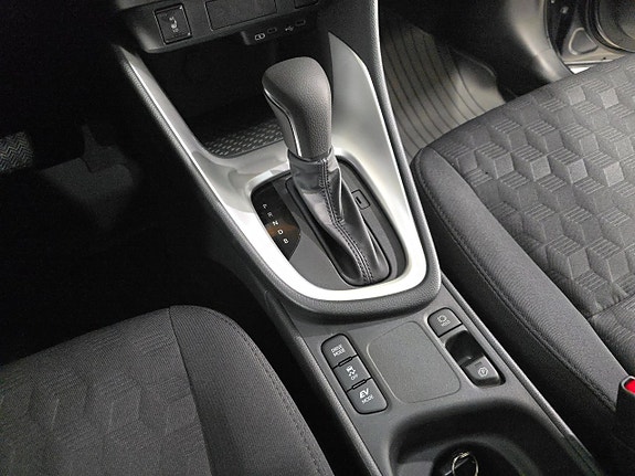 Mazda 2 9 of 12