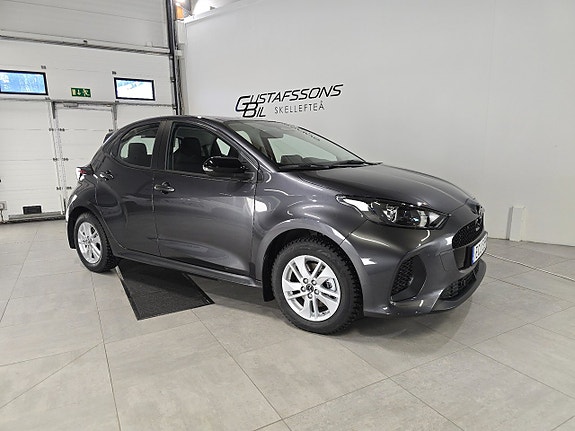 Mazda 2 3 of 5